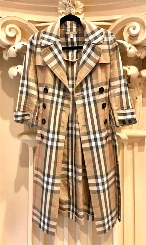 classic burberry plaid trench coat